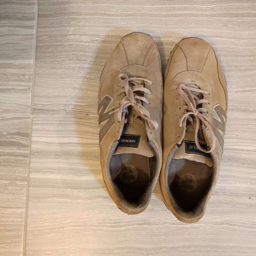 Causal shoes